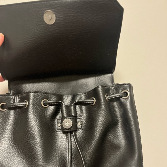 Matt & Nat Black Mumbai Backpack NWT - Picture 5 of 8